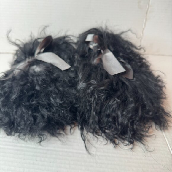 UGG Slippers - Picture 5 of 6